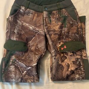 Under Armour women’s cold gear storm real tree fleece lined camo hunting pants